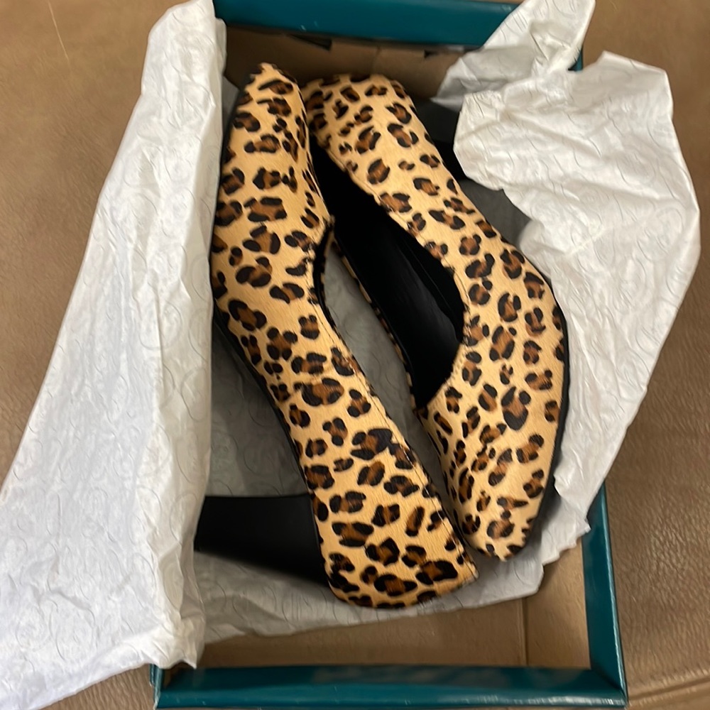 Hotter Comfort Concept Joanna Leopard Hair Pumps - NEW IN BOX